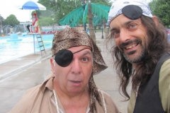 Pirate maboule et son accolite